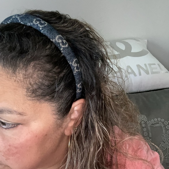 Gucci preloved headband great condition has little mark on the ends jean materia - Picture 11 of 11